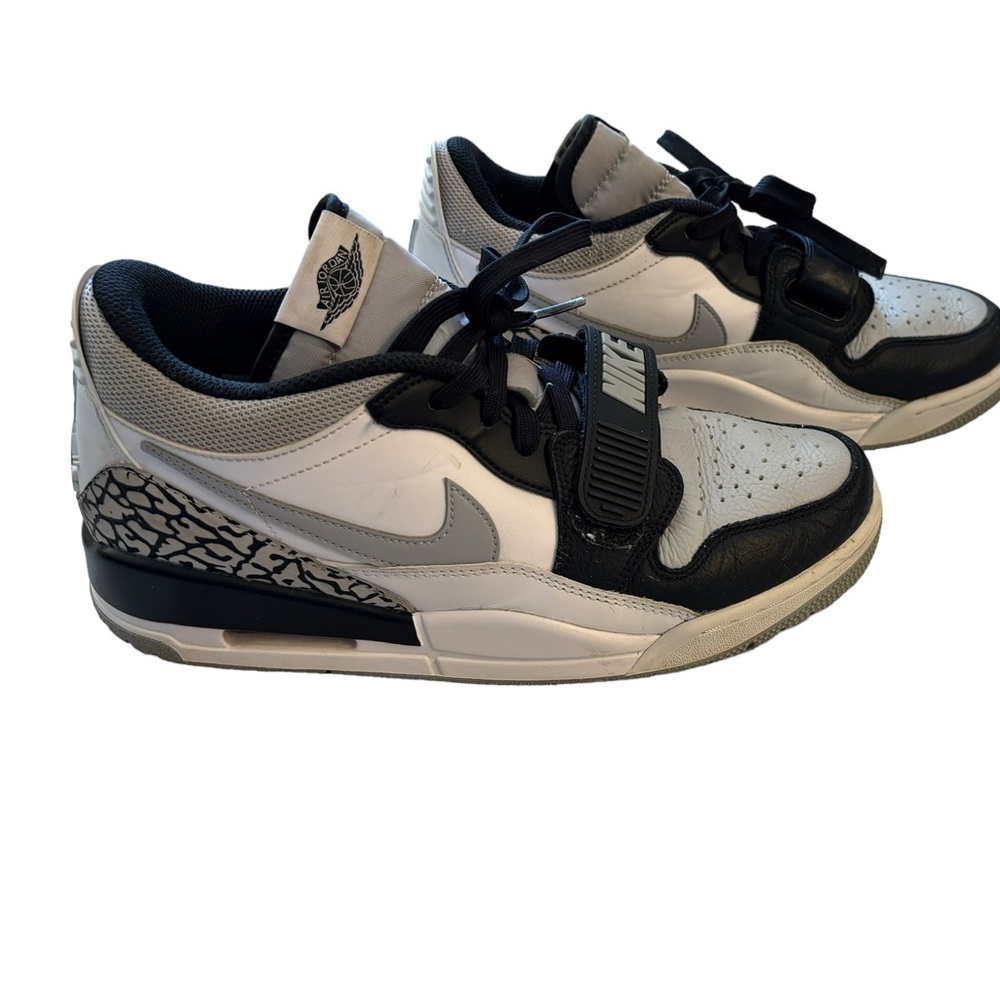 Nike Air‎ Jordan Legacy 312 Men’s Gray/Black/White Sneakers Size 8